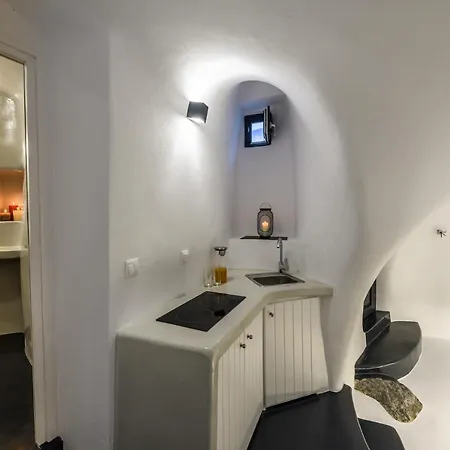 The Luna Caverns Apartment Fira (Santorini)