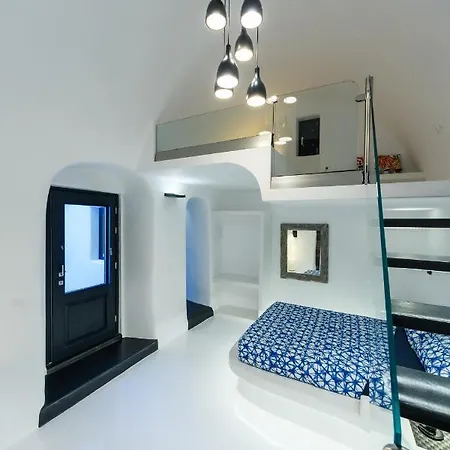 The Luna Caverns Apartment Fira (Santorini)