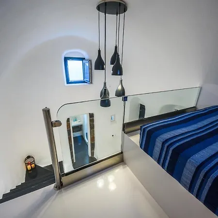 The Luna Caverns Apartment Fira (Santorini)