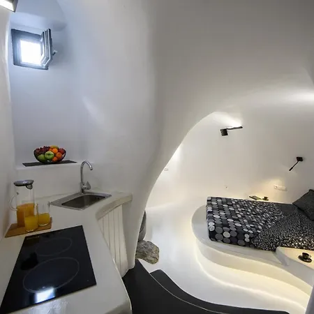Apartment The Luna Caverns Fira (Santorini)