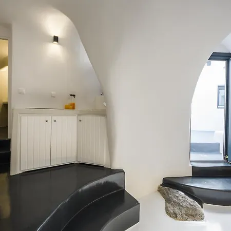The Luna Caverns Apartment Fira (Santorini)